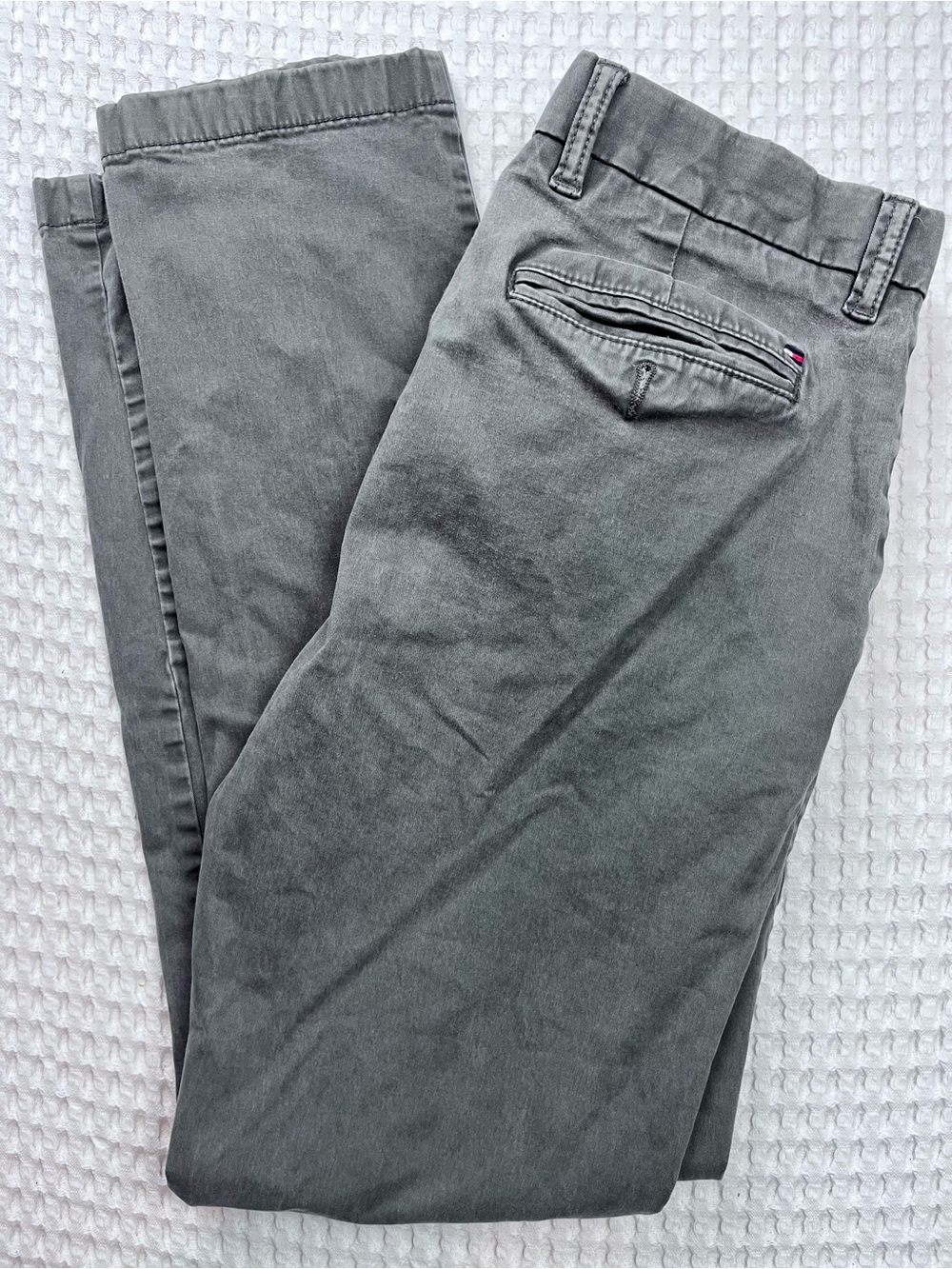 Tommy Hilfiger Men’s 32x32 Grey Chino Pants Straight Leg Casual